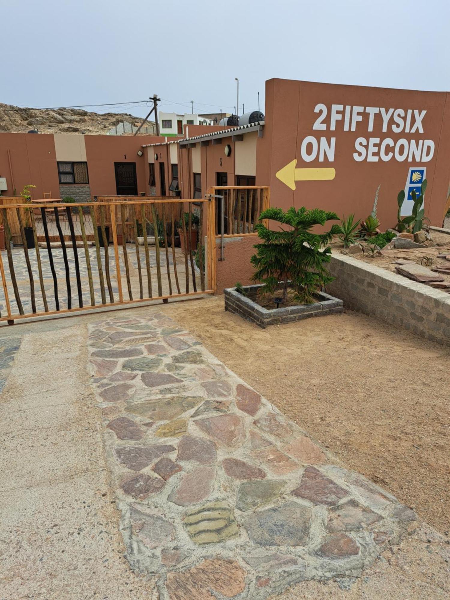 Apartmán 2Fiftysix On Second Lüderitz Exteriér fotografie